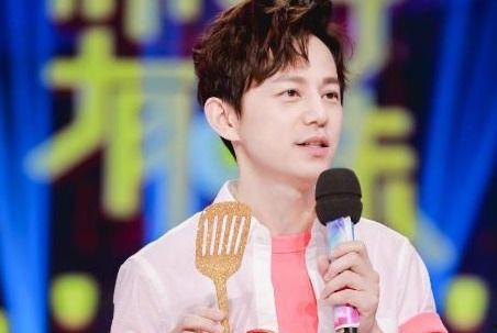 那英何炅最新爆料视频,娱乐圈幕后故事大公开 第1张 那英何炅最新爆料视频,娱乐圈幕后故事大公开 第1张